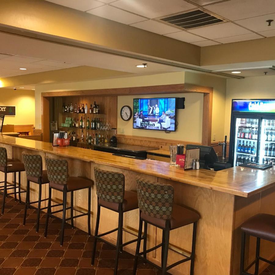 Days Inn & Suites By Wyndham Sutton Flatwoods Exterior foto