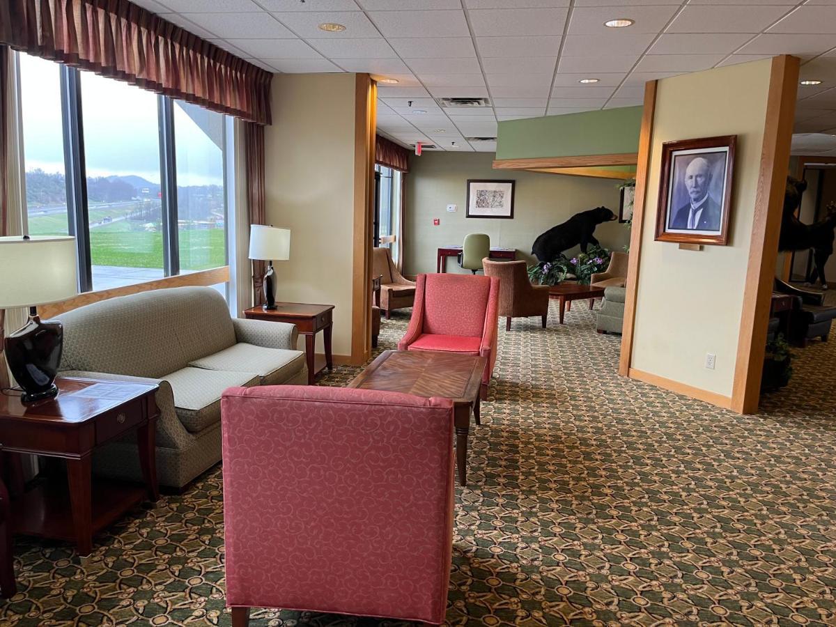 Days Inn & Suites By Wyndham Sutton Flatwoods Exterior foto