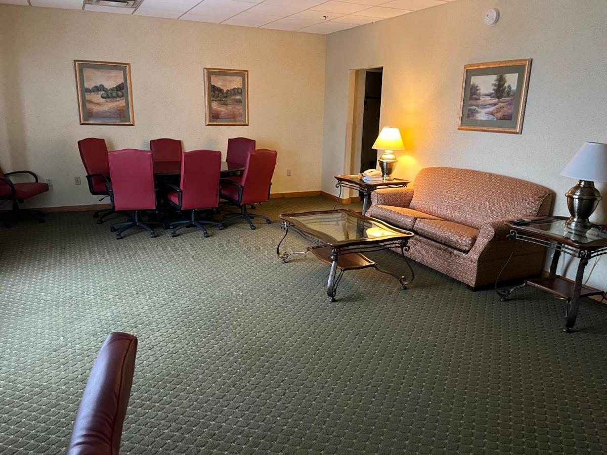 Days Inn & Suites By Wyndham Sutton Flatwoods Exterior foto