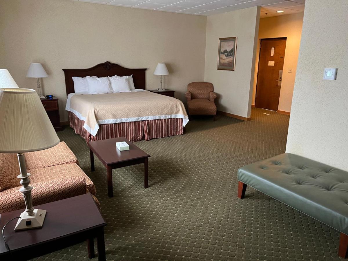 Days Inn & Suites By Wyndham Sutton Flatwoods Exterior foto