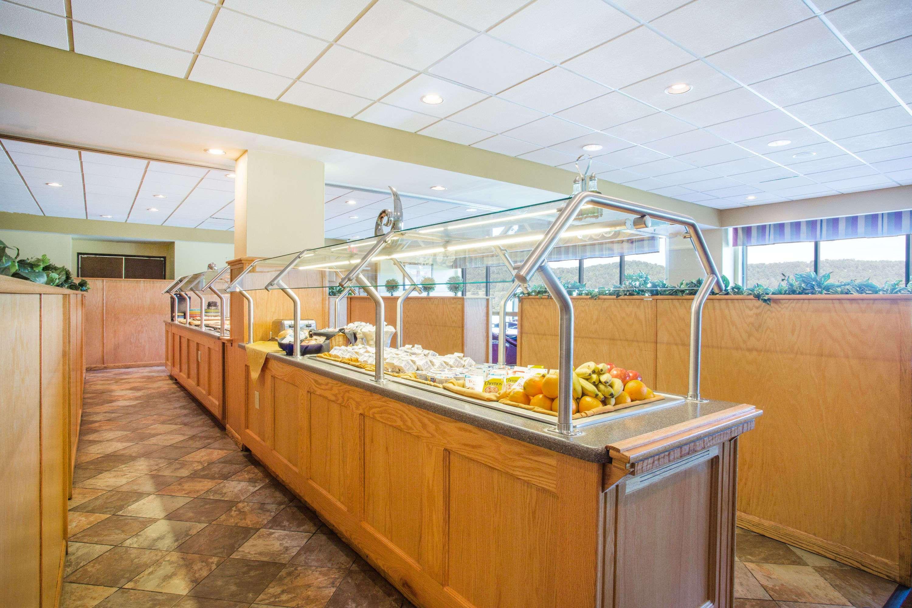 Days Inn & Suites By Wyndham Sutton Flatwoods Exterior foto
